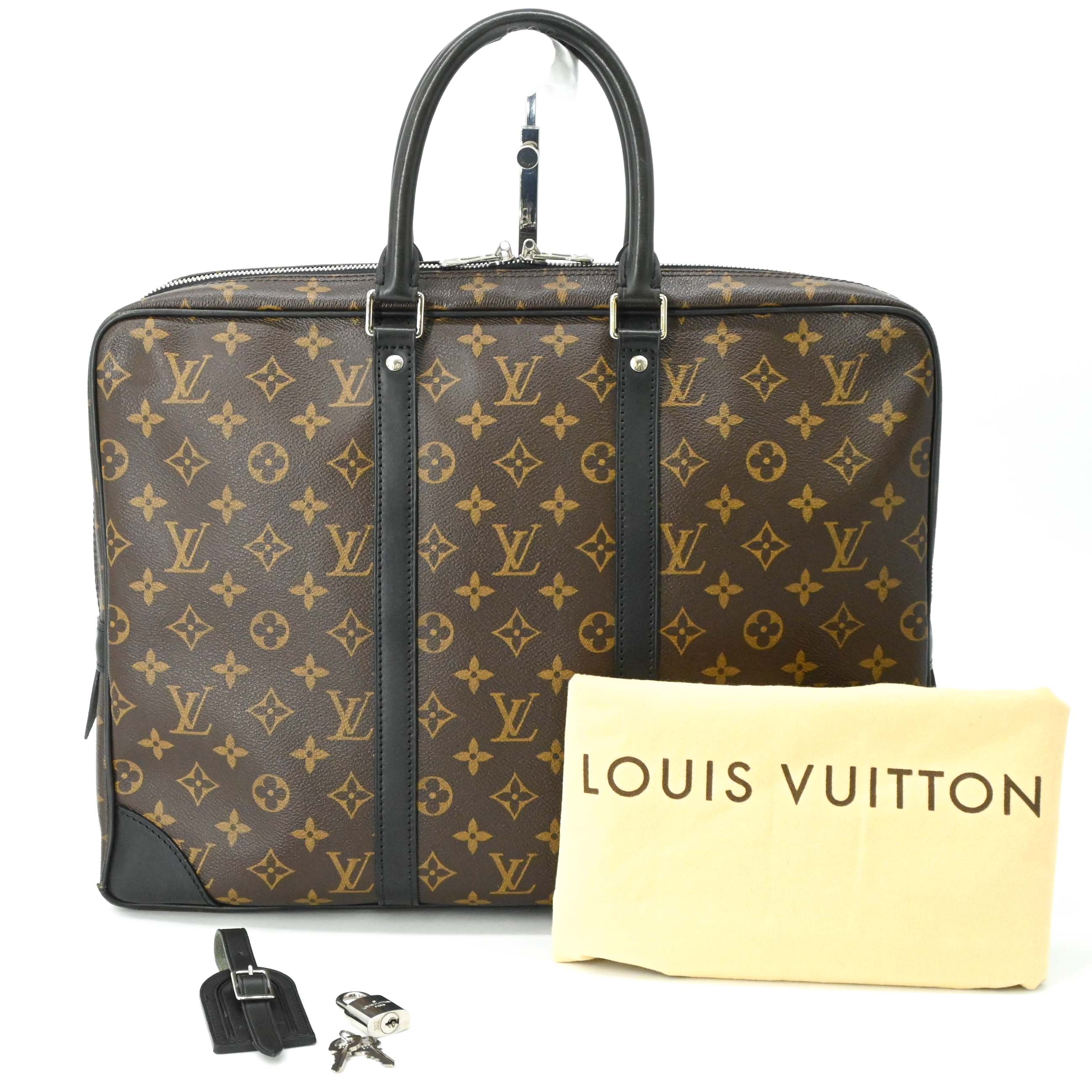【お割り引き】LOUIS VUITTON ルイヴィトン モノグラム マカサー オポルト ドキュマン ヴォワヤージュ PDV 商行為御徒面子 ブリーフ容れもの 赤銅色 メンズ M40225