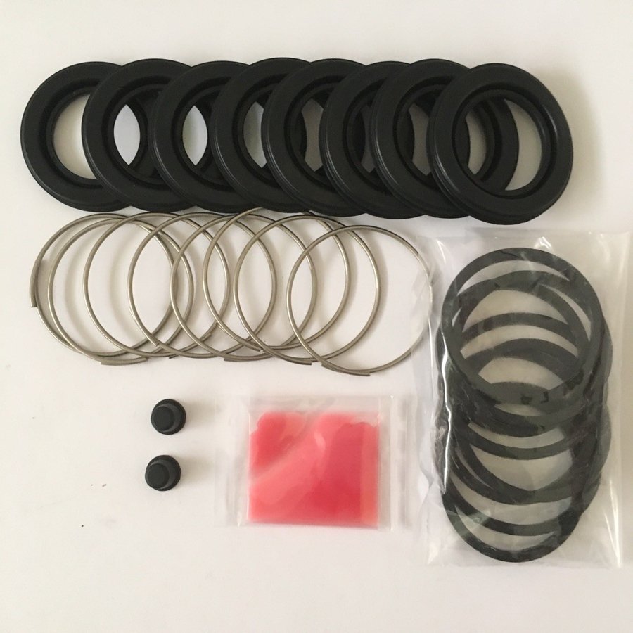 FC　サバンナ　RX-7　フロント　キャリパー　シールキット付き FCサバンナRX-7フロントキャリパーシールキット付き