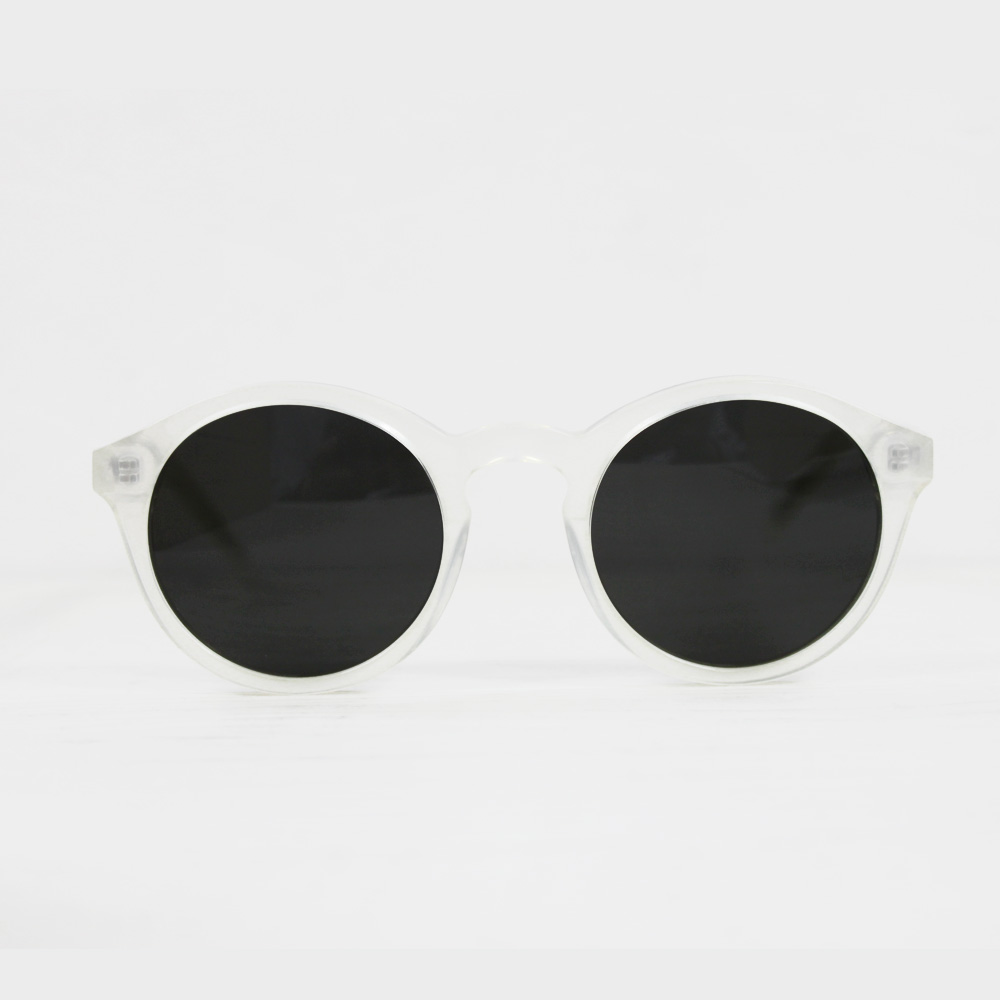 Monokel サングラス Eyewear Swedenbarstow Grey サングラス Lemonadesolid Grey Lens60 70年代眼鏡よりインスピレーションシンプルさと機能主義が売りのサングラス モノケルアイウエア サングラス カールツァイスレンズ Photogenique北欧発 インパクト大な大き目