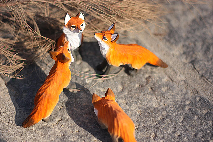 楽天市場】木彫り きつね まちぼうけ きたきつね うぃるびぃ工房