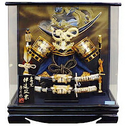 五月人形 コンパクト ケース飾り アクリル 伊達龍兜 K104 おしゃれ 兜飾り 初節句 男の子 戦国 武将 送料無料 ケース入り かぶと飾り 兜 端午 の節句 Bixahuman Com