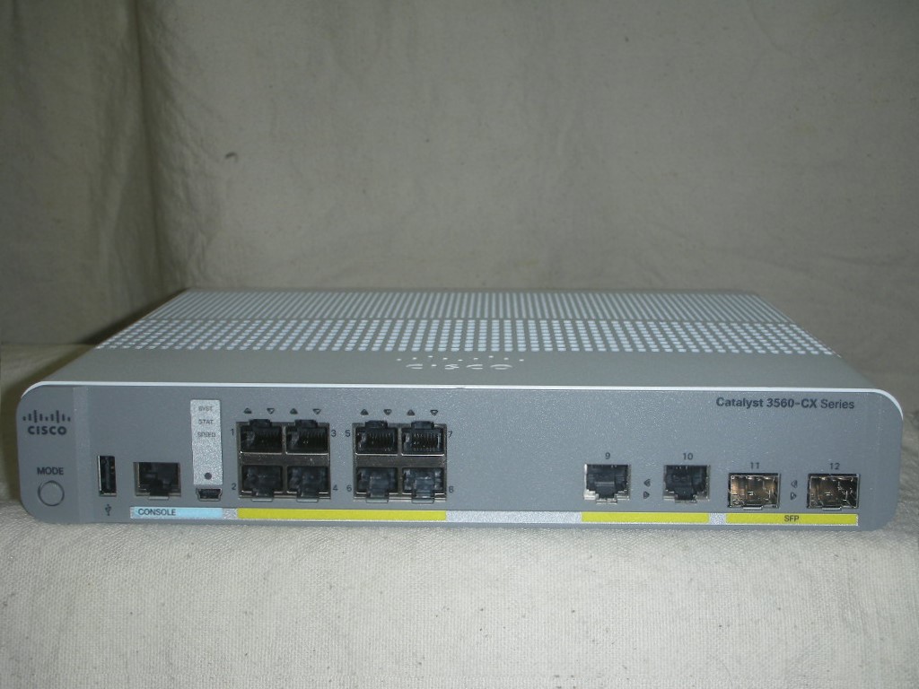 【中古】Cisco Catalyst 3560-CX [WS-C3560CX-8TC-S V04]