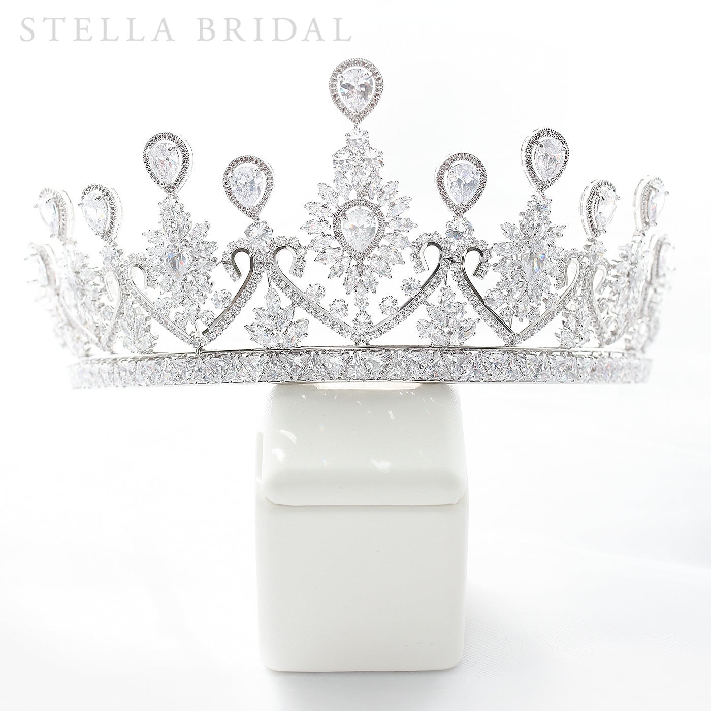 【STELLA BRIDAL公式】ブライダル ティアラ ヘイリー I シルバー ｜キュービックジルコニア ビジュー ウェディング 大ぶり 花嫁 結婚式 挙式 おしゃれ ブライダルアクセサリー ウエディング 幅広 大きめ 高め ステラブライダル｜STELLA BRIDAL店