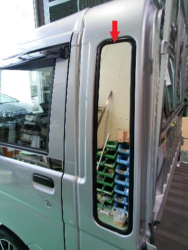楽天市場 ダイハツハイゼット２００系 軽トラ ジャンボ 専用 ベッド横 クォーターガラス R L ステンレスアートg 1