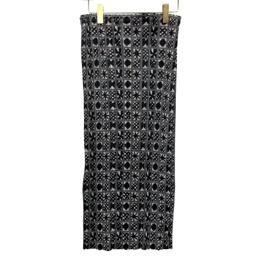 【美品】ISSEY MIYAKE　イッセイミヤケ　プリーツスカート　サイズ3　黒 楽天市場】ISSEY MIYAKE イッセイミヤケ プリーツプリーズ