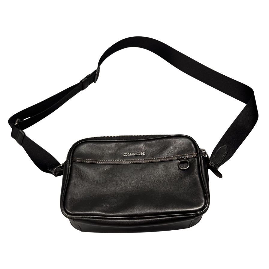 コーチ職 肩部車寄せ なめし革 ロゴタイプ チャック 黒いこと COACH【AFE6】【中古】