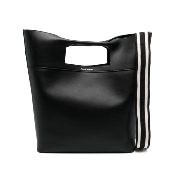 新着 関税送料込み alexander mcqueen ショルダーバッグ 新着 関税送料込み alexander mcqueen レザーショルダー バッグ