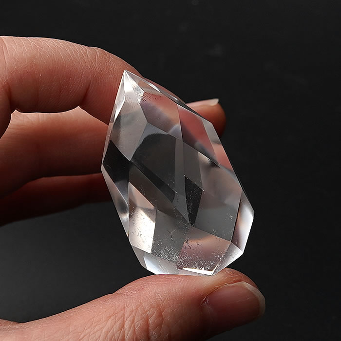 【一点物】【高品質】ブラジル ミナスジェライス州産 天然水晶 ファセットカット 水晶 原石 天然石 パワーストーン ヒーリングストーン ポリッシュドクリスタル 多面カット水晶 カットクリスタル