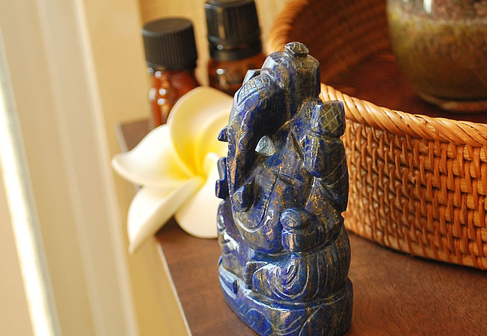【楽天市場】【一点もの！】ガネーシャ(ラピスラズリ) 約84mm 手彫り置き石 天然石 パワーストーン インテリア 置物 夢をかなえるゾウ 象