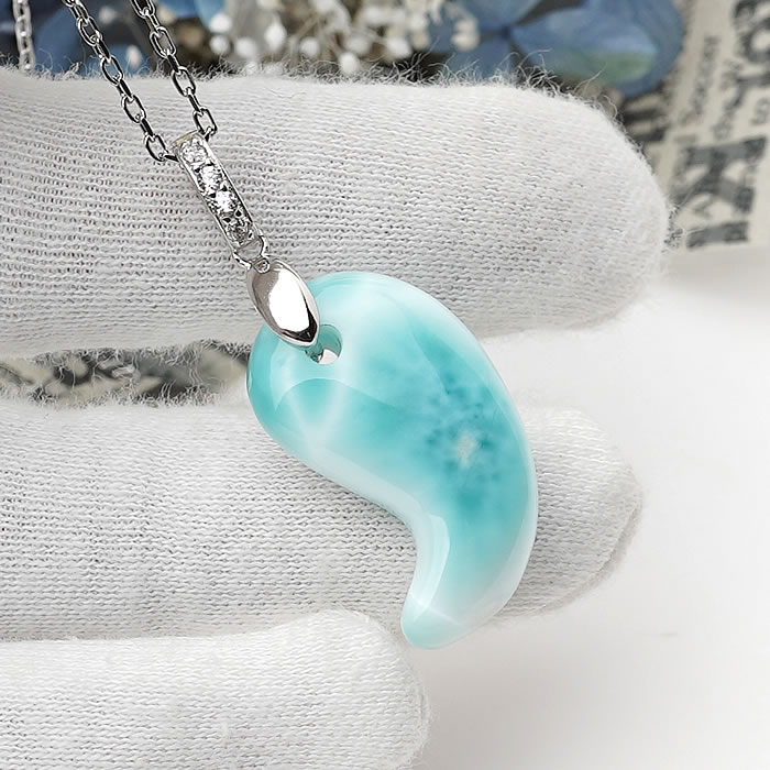 【一点物】ラリマー 勾玉 ペンダントトップ ネックレス 天然石 パワーストーン larimar まがたま 勾玉ネックレス|ステラガーデン in 八ヶ岳