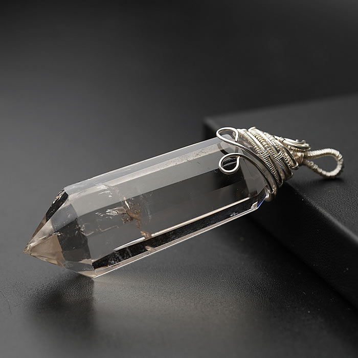【一点物】【高透明度】天然水晶 AAA ワイヤーラップペンダント ポイント ペンダントトップ ネックレス 天然石 パワーストーン クリスタル クォーツ ヴォーゲルワンド 水晶 ボーゲルワンド ワイヤーペンダント
