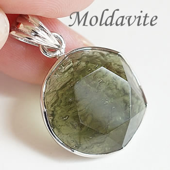楽天市場】【一点もの】モルダバイト ペンダントトップ ネックレス