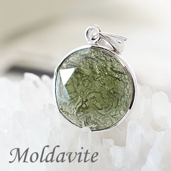 楽天市場】【一点もの】モルダバイト ペンダントトップ ネックレス