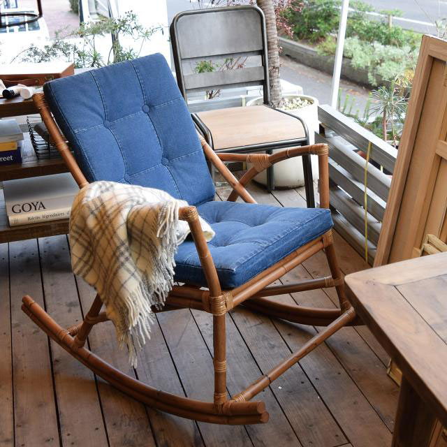 ビンテージ/ラタン/籐家具/1脚/ロッキングチェア/アームチェア/チェア/椅子 ビンテージ/ラタン/籐家具/1脚/ロッキングチェア/アームチェア/チェア/椅子