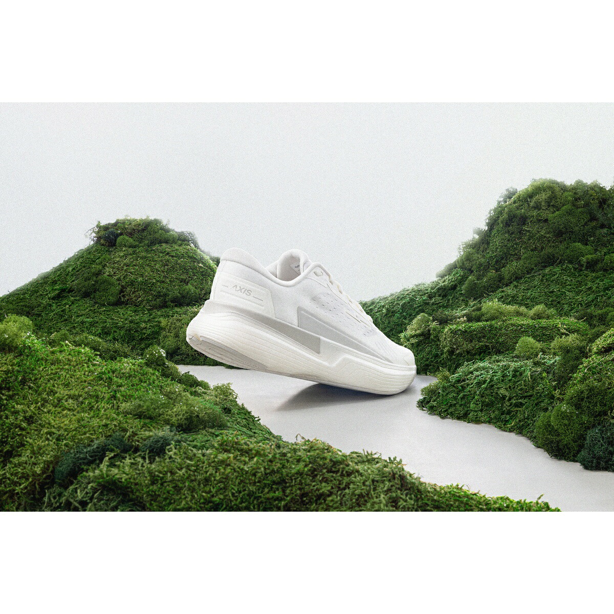 ハイロ・アスレチックス (hylo ATHLETICS) hylo AXIS ランニング メンズランニングシューズ Undyed/Pebble SS26UAUDP｜メガスポーツ店