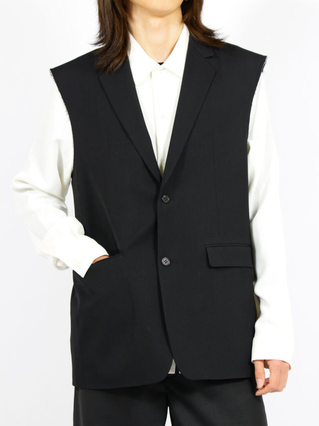 【semoh / セモー】 【26SS】捩り受け答え カットオフ テーラードジャケット / SLEEVELESS TAILORED JKT / 黒いこと