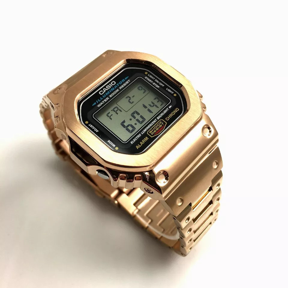 CASIO G-SHOCK ゴールド 腕時計　スワロフスキー　カスタム　6900 G-SHOCK G-SHOCKカスタム DW6900 スワロフスキーカスタム G