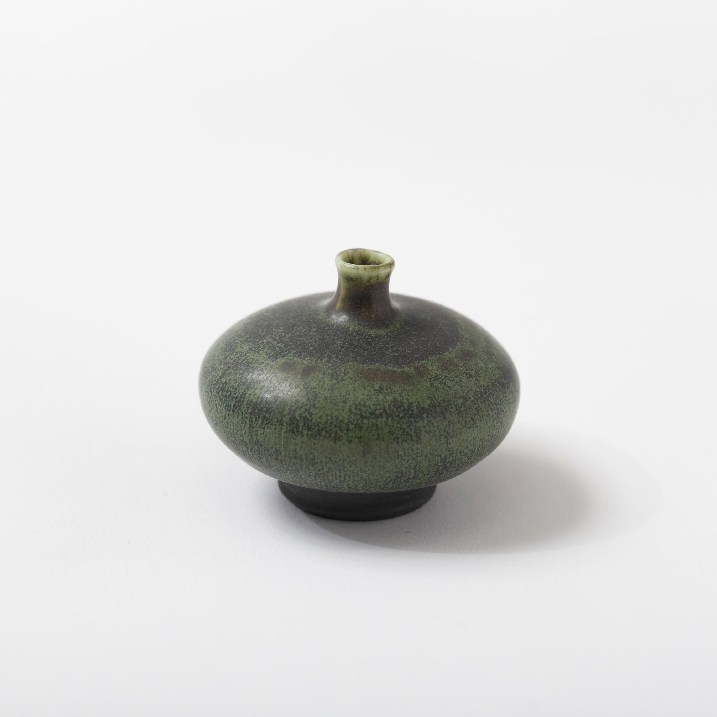 POTPURRI/ART PIECE Flower vase No1 GREEN