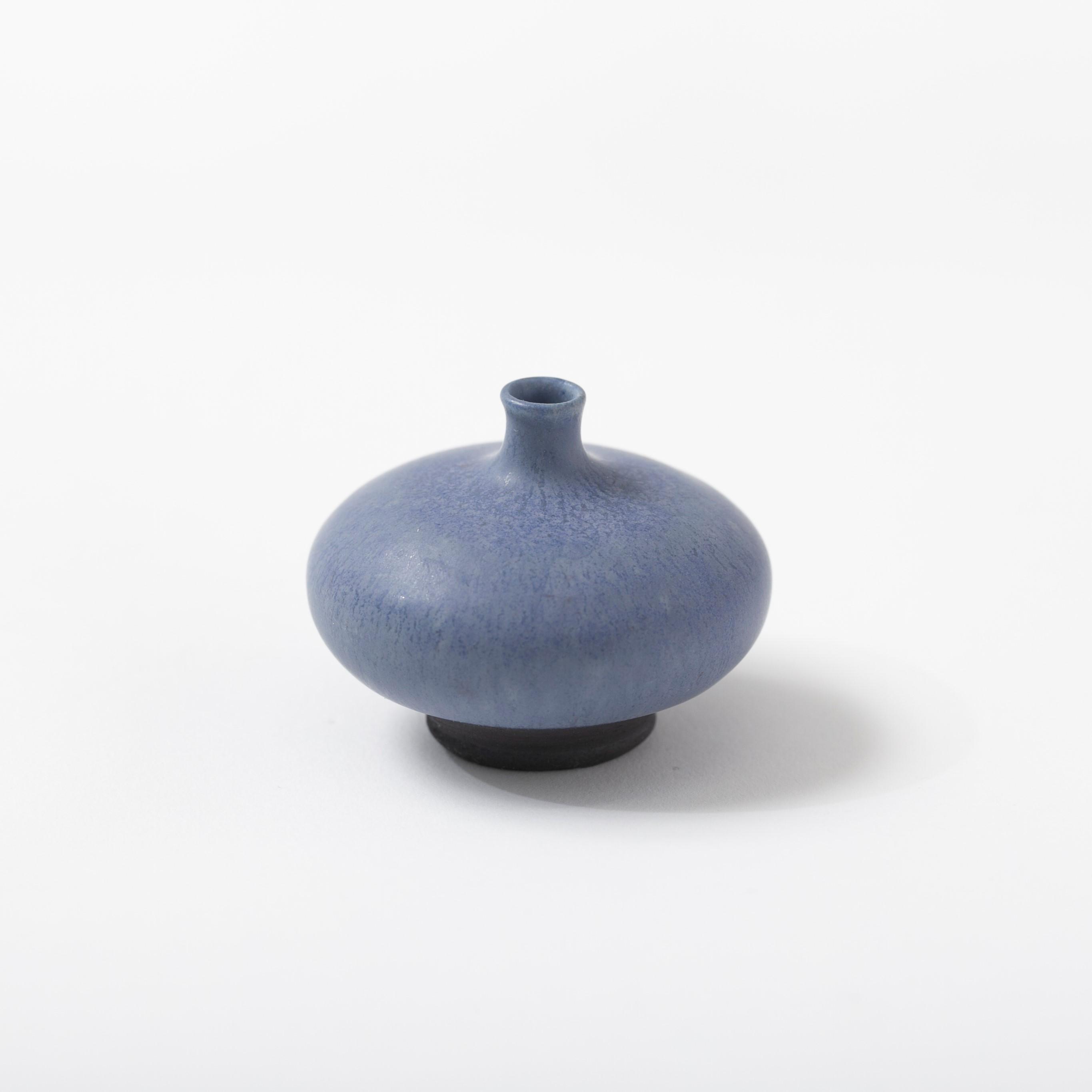 POTPURRI/ART PIECE Flower vase No1 BLUE