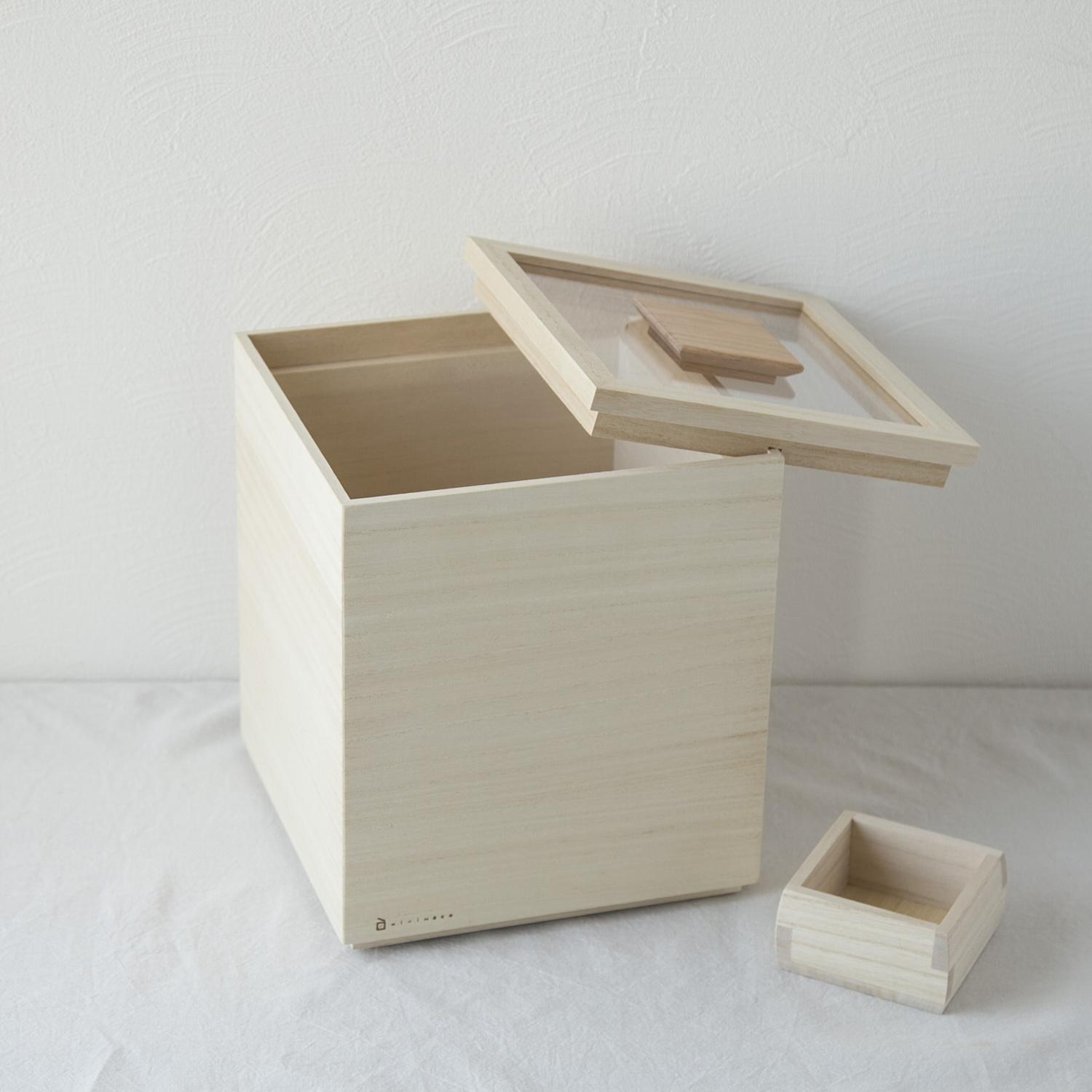 こめびつ　プッシュ式　桐 楽天市場】桐の米びつ 5キロ入 桐の一合枡付き 箱長の桐工芸品