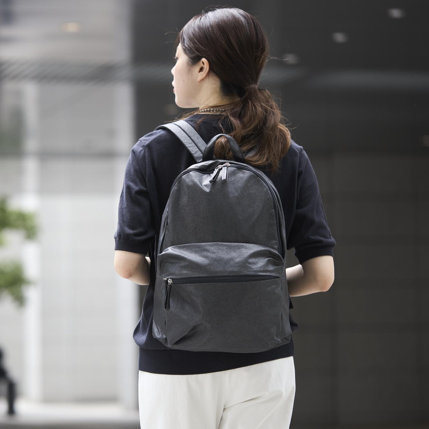 チラ押し出し緊迫状態からの解きはなつ！リストバンド・襟元から見えない肌付き