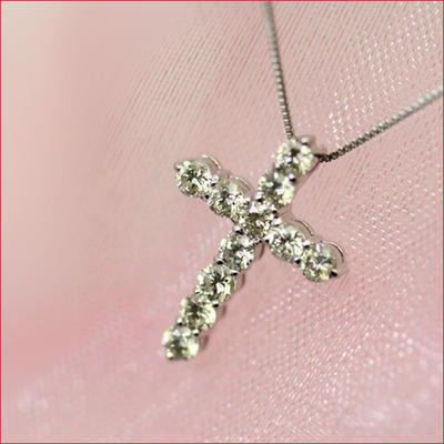 【楽天市場】クロス ダイヤモンド ネックレス 0.5ct 十字架 K18 Pt ゴールド プラチナ 重ねづけ：Bonheur【ボヌール】