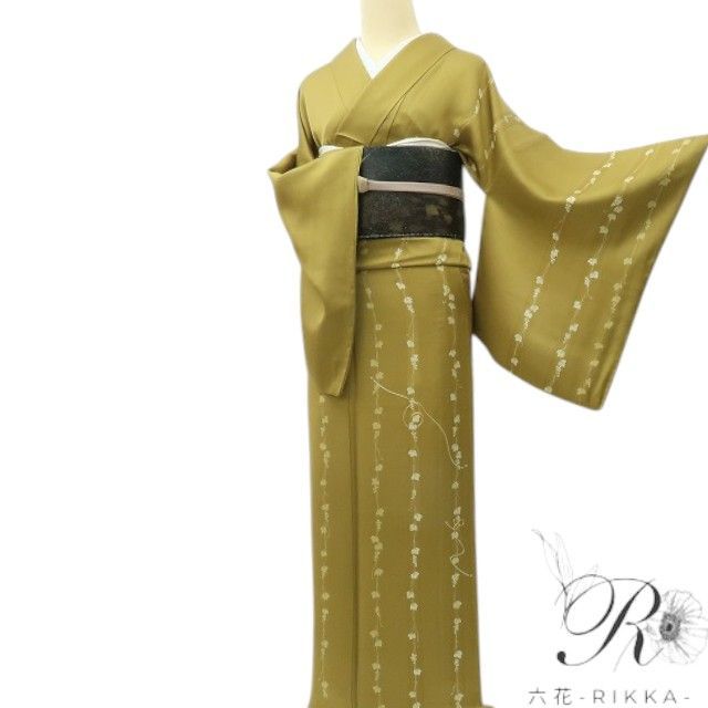 【中古】六花-RIKKA- 美品 正絹 やまと誂製 グレープ 刺しゅう 付下げ 御召しもの A4437 再利用御召しもの