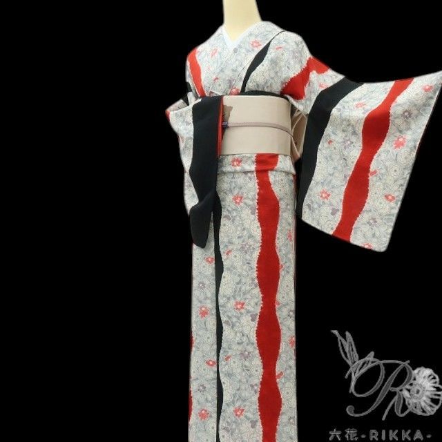 【中古】六花-RIKKA- 美品 正絹 アンティーク調 小紋 着物 A4590