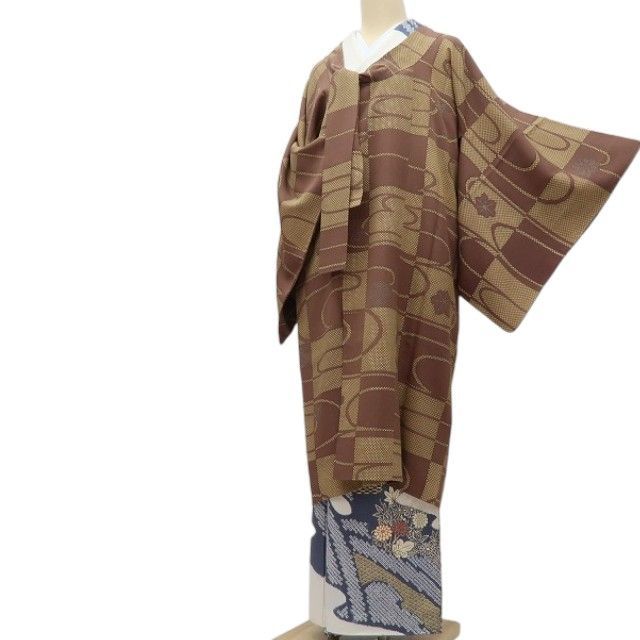 【中古】百華 Y4546 ロング丈 正絹 市松 観世水 槭樹 道行厚地の外套 レディースファッション-着物