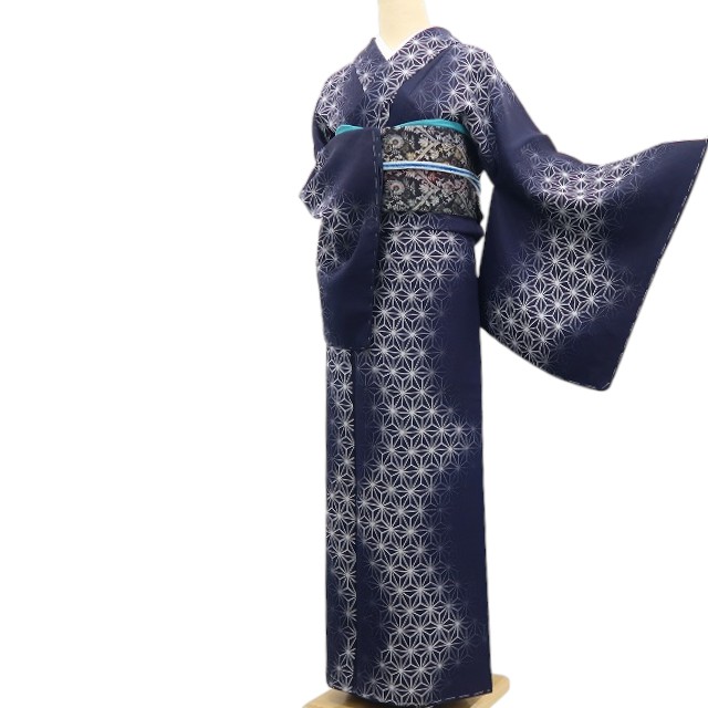 【中古】tomihisa 未着用 橋詰清貴 落款 麻の葉 着物 正絹 仕付け糸付 藍染 小紋 7440