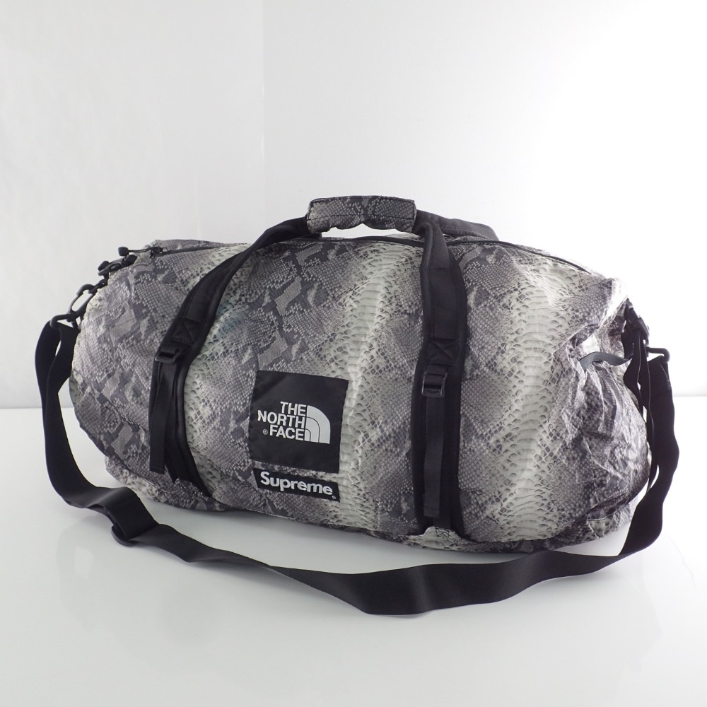 楽天市場 Supreme シュプリーム The North Faceザノースフェイスコラボ 18ss Nm8151 Snake Flyweight Duffel ダッフルバッグ 2wayショルダーボストンバッグ 45l ブラックスネークプリント 中古 ブランドリサイクル エコスタイル