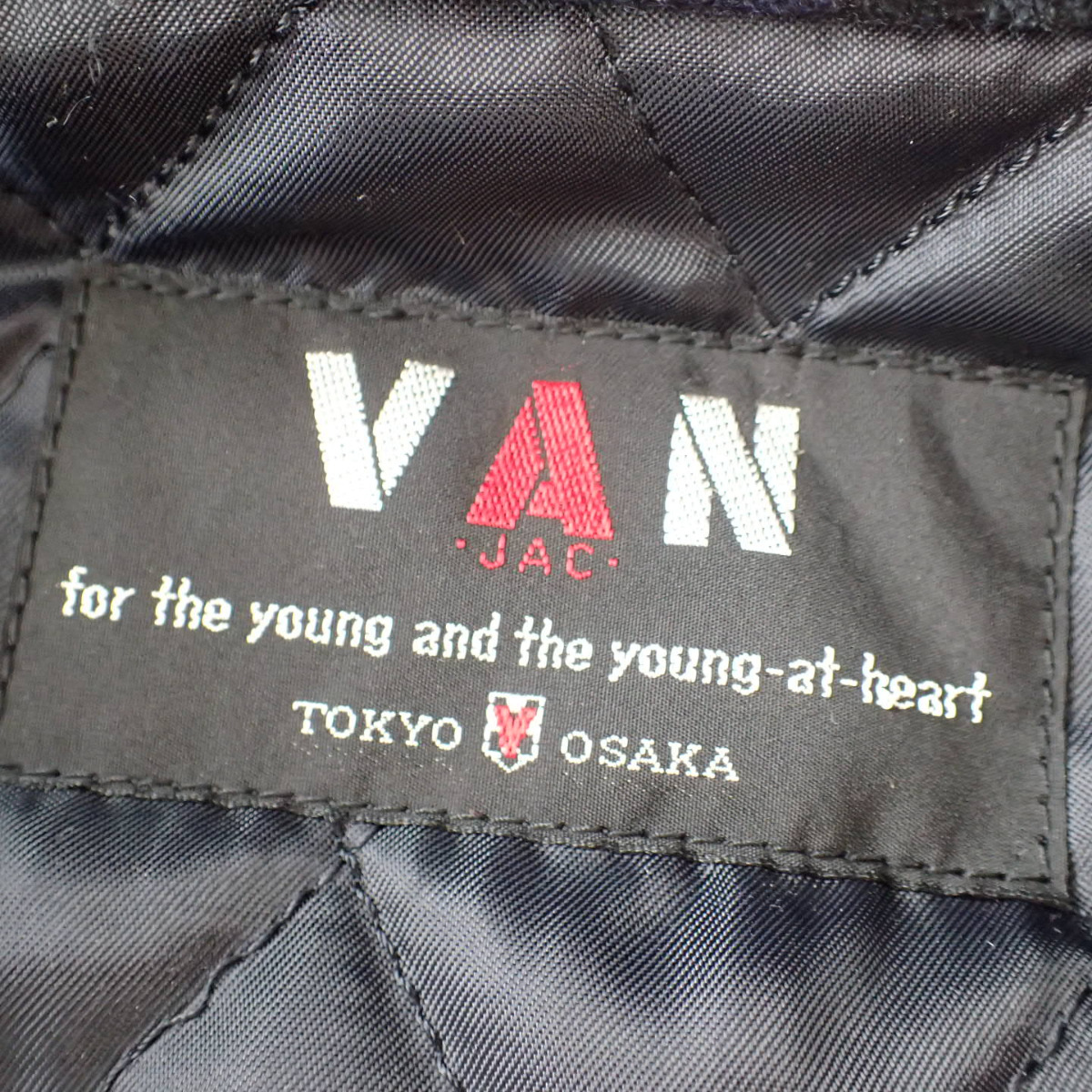 【楽天市場】VAN JACKET INC. ヴァンヂャケット タータンチェック 裾ロゴ刺繍 ジップアップ 中綿入りジャケットM ブラック