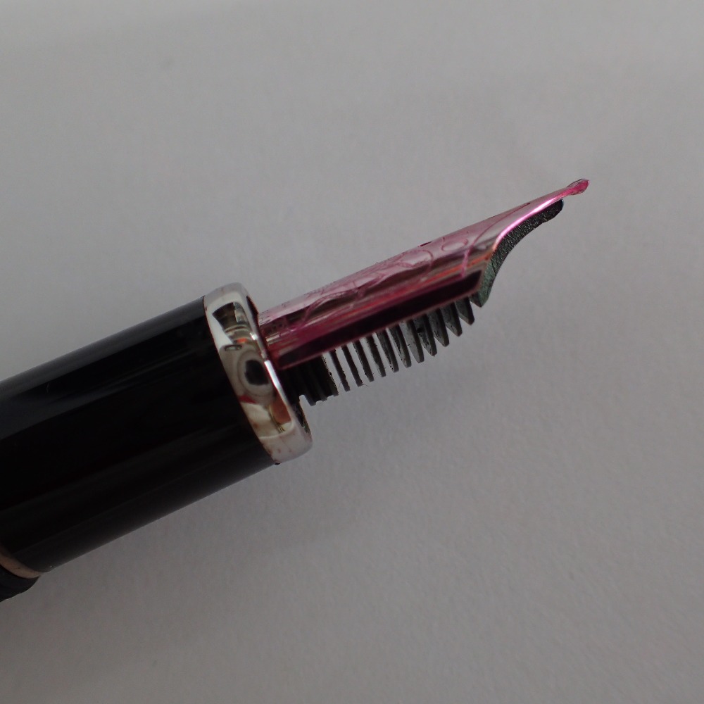 Montblanc モンブラン 作家シリーズ04 Franz Kafkaフランツ カフカ ペン先 18k 万年筆 レッド系 中古 Butlerchimneys Com