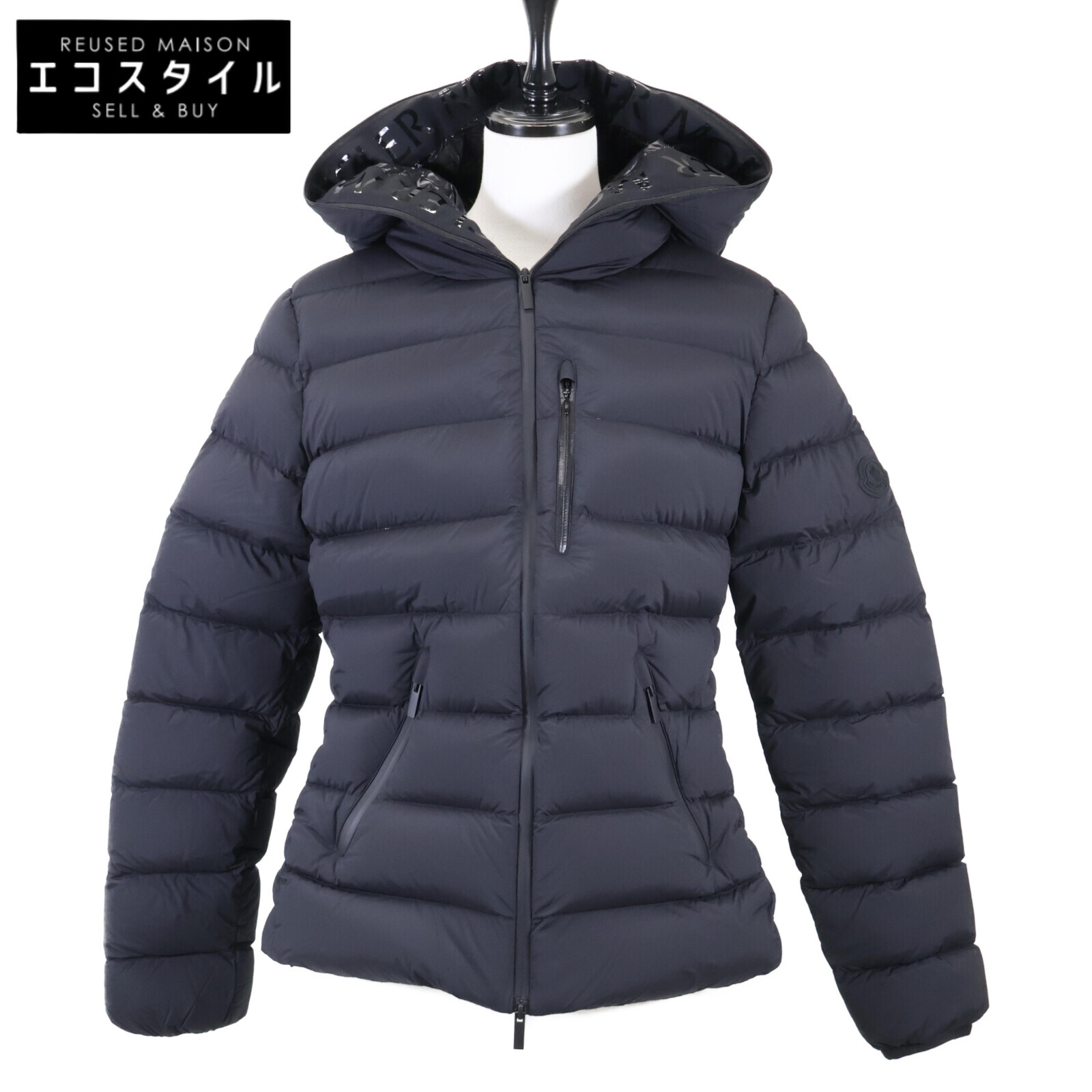 美品　モンクレール　sacai ナイロン　コート　SORA ベージュ MONCLER×sacaiのコラボレーションが11/27（月）に発売開始
