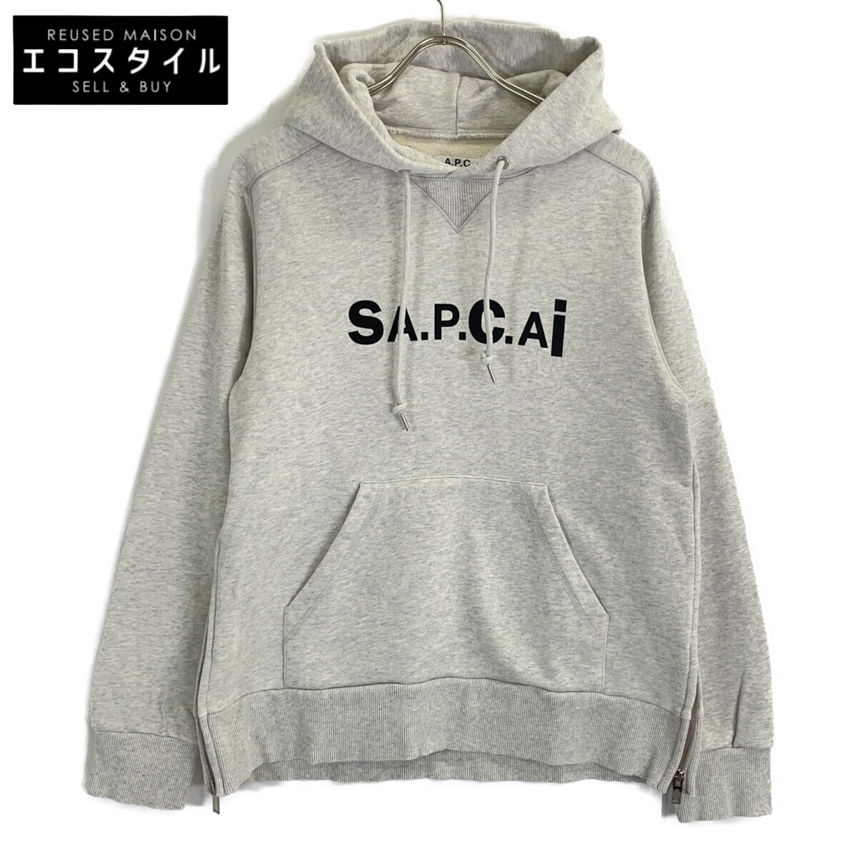 A.P.C. アーペーセー 【×sacai】M27655 ｸﾞﾚｰ HOODIE TAIYO ｻｲﾄﾞｼﾞｯﾌﾟ ﾌﾟﾘﾝﾄﾌﾟﾙｵｰﾊﾞｰﾊﾟｰｶｰ トップス S グレー メンズ 【中古】