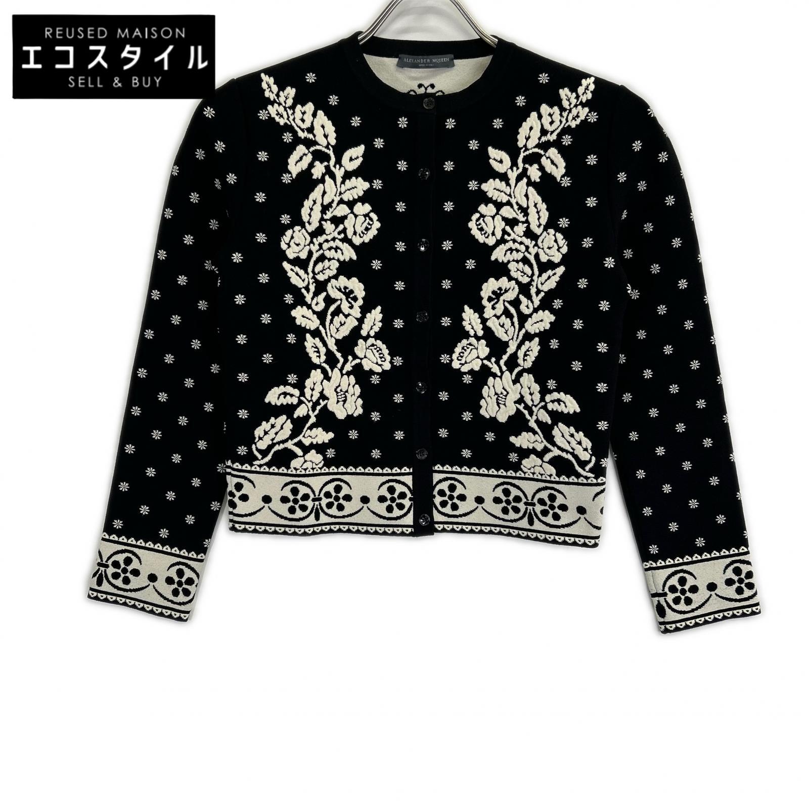 Alexander McQueen アレキサンダーマックイーン 461072 ﾌﾞﾗｯｸ ﾌﾗﾜｰ ｴﾝﾌﾞﾛｲﾀﾞﾘｰ ﾆｯﾄｶｰｶｰﾃﾞｨｶﾞﾝ トップス XS 黒いこと×白いこと レディース 【中古】