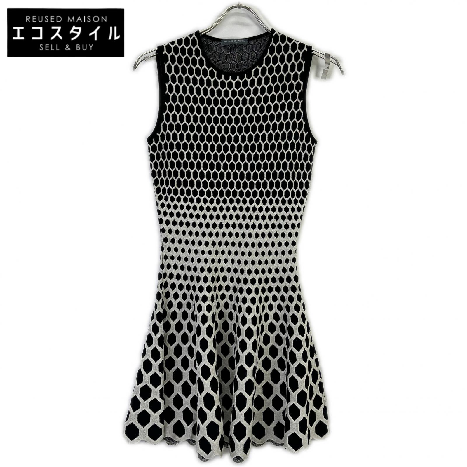 ALEXANDER McQUEEN アレキサンダーマックイーン 321142 Q1VNW 黒いこと ハニカム ノースリーブ 御召しもの 衣裳 衣裳   XS 黒いこと レディース 【中古】