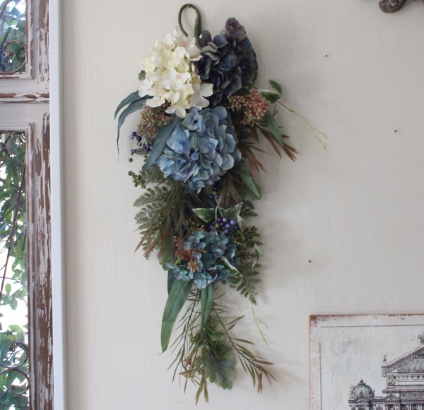 楽天市場 フラワーデコ アジサイ ブルー 8731 造花 壁掛け 紫陽花 スワッグ シルクフラワー アーティフィシャルフラワー ウォールデコ 壁飾り スタイルロココ