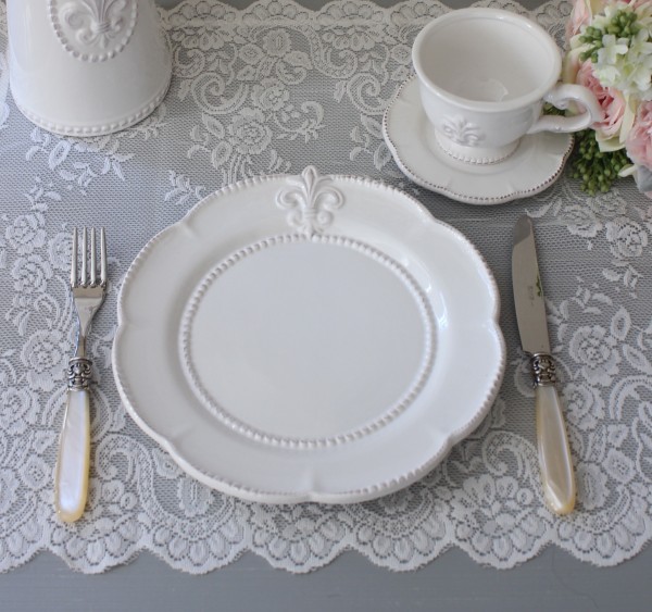 楽天市場 白い食器 プレート リリーシリーズ 平皿 ディナープレート お皿 おしゃれ アンティーク 食器 アンティーク風 フレンチカントリー スタイルロココ