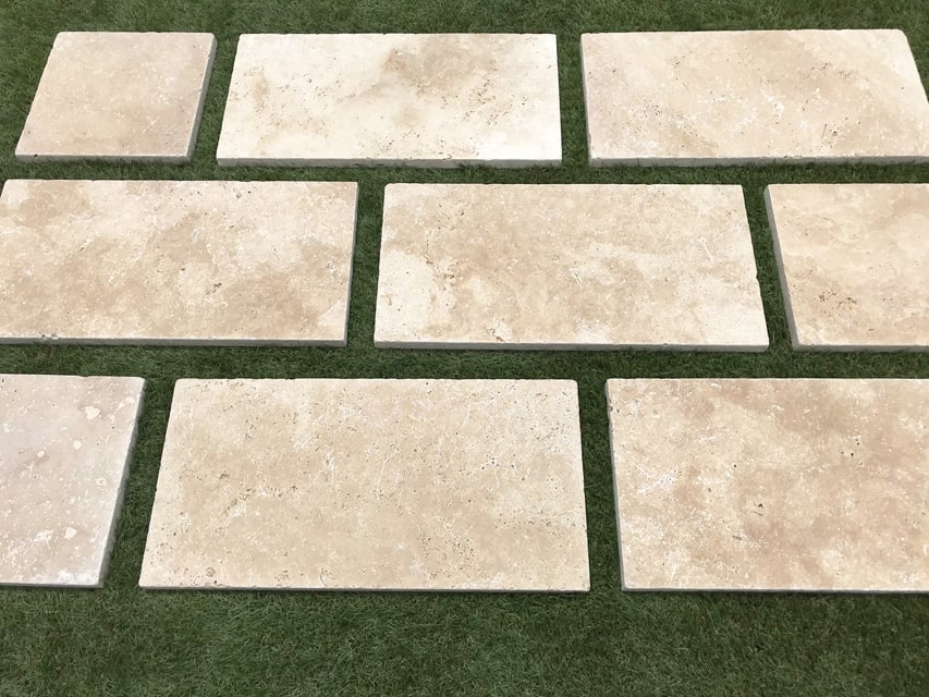 敷石 庭 平板 置くだけ ステップストーン 300 600角 25mm厚 2枚入 アンティーク トラバーチン 石材 天然石 板石 庭石 踏石 ガーデニング 庭 敷く 石 大理石 石畳 飛び石 Diy 敷き石 おしゃれ 洋風 石材 septicin Com