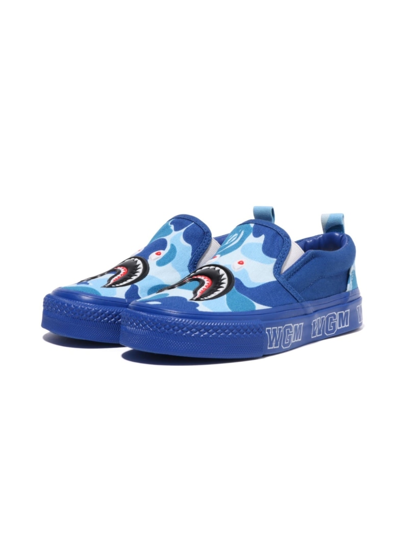 A BATHING APE ABC CAMO SHARK PATCH SLIP ON ア ベイシング エイプ シューズ・靴 スリッポン 緑であること 青色【貨物輸送無料】