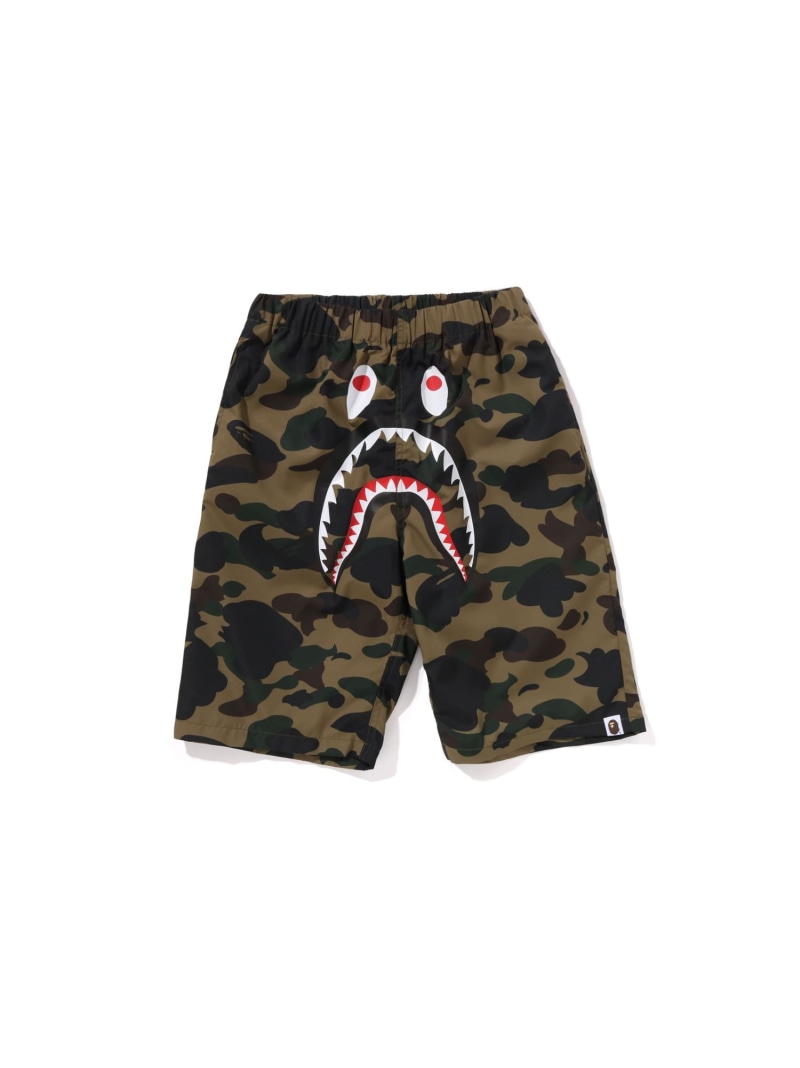 A BATHING APE 1ST CAMO SHARK BEACH SHORTS ア ベイシング エイプ パンツ その他のパンツ カーキグリーン イエロー【送料無料】