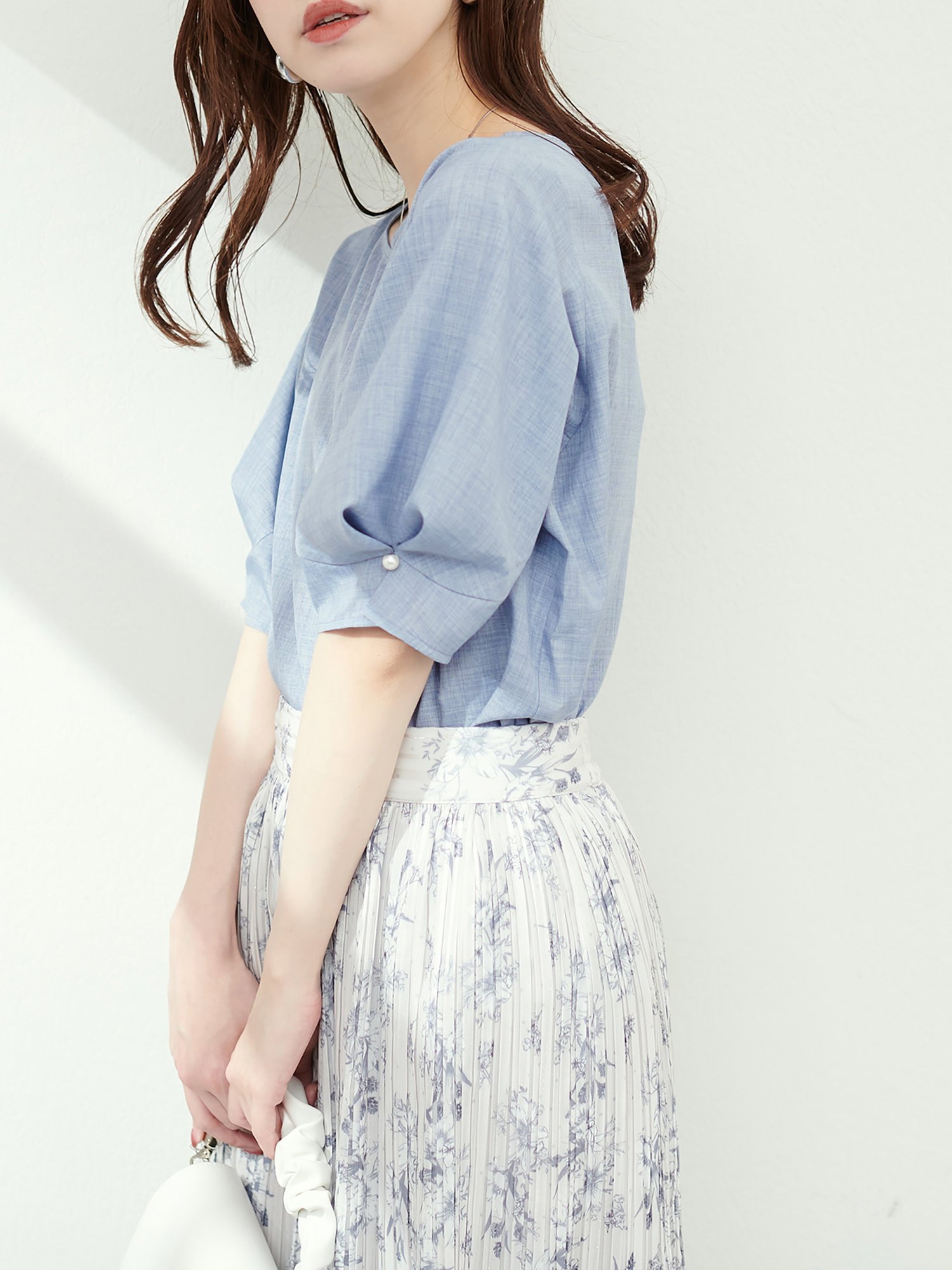 ナチュラルクチュール　パール付きタックスリーブブラウス　ネイビー natural couture（ナチュラルクチュール）の「パール付きタック