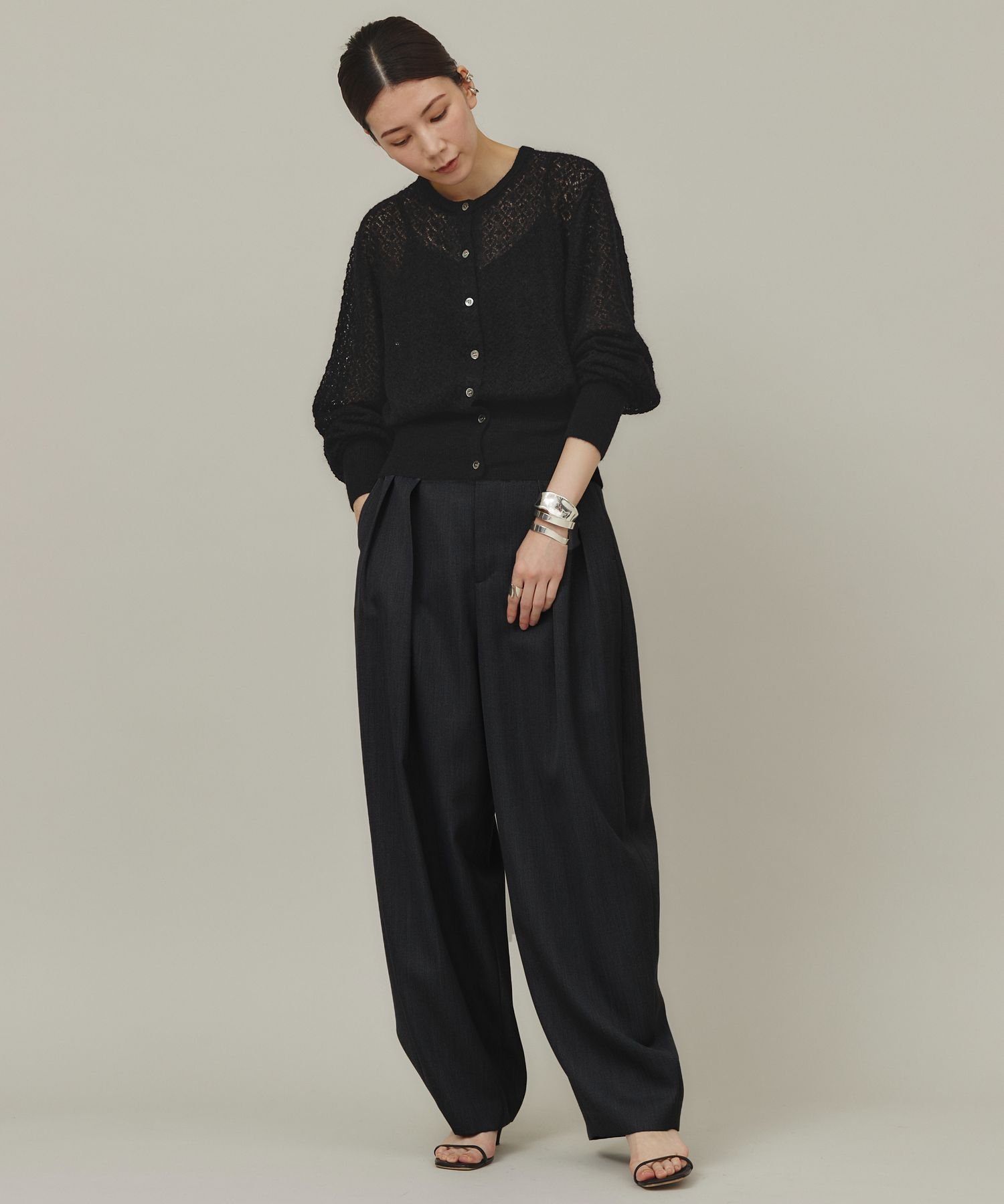 新品culensology(カレンソロジー)ドスキンツータックパンツ　36 Curensology ドスキンツータックパンツ カレンソロジー パンツ