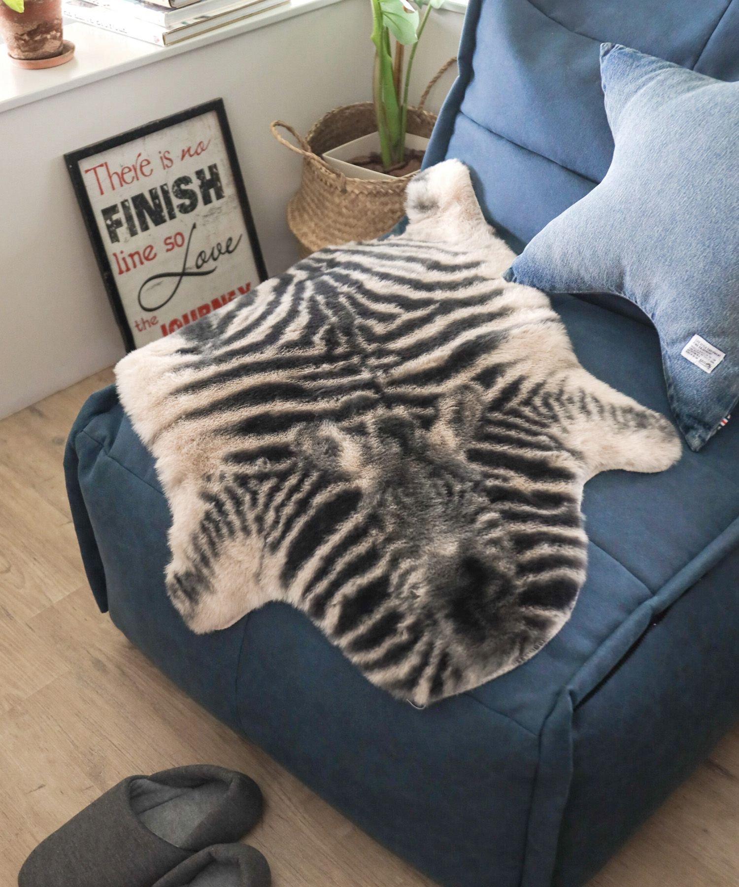 楽天市場】DOING GOODS アニマルラグ（Sサイズ）Stripey Zebra