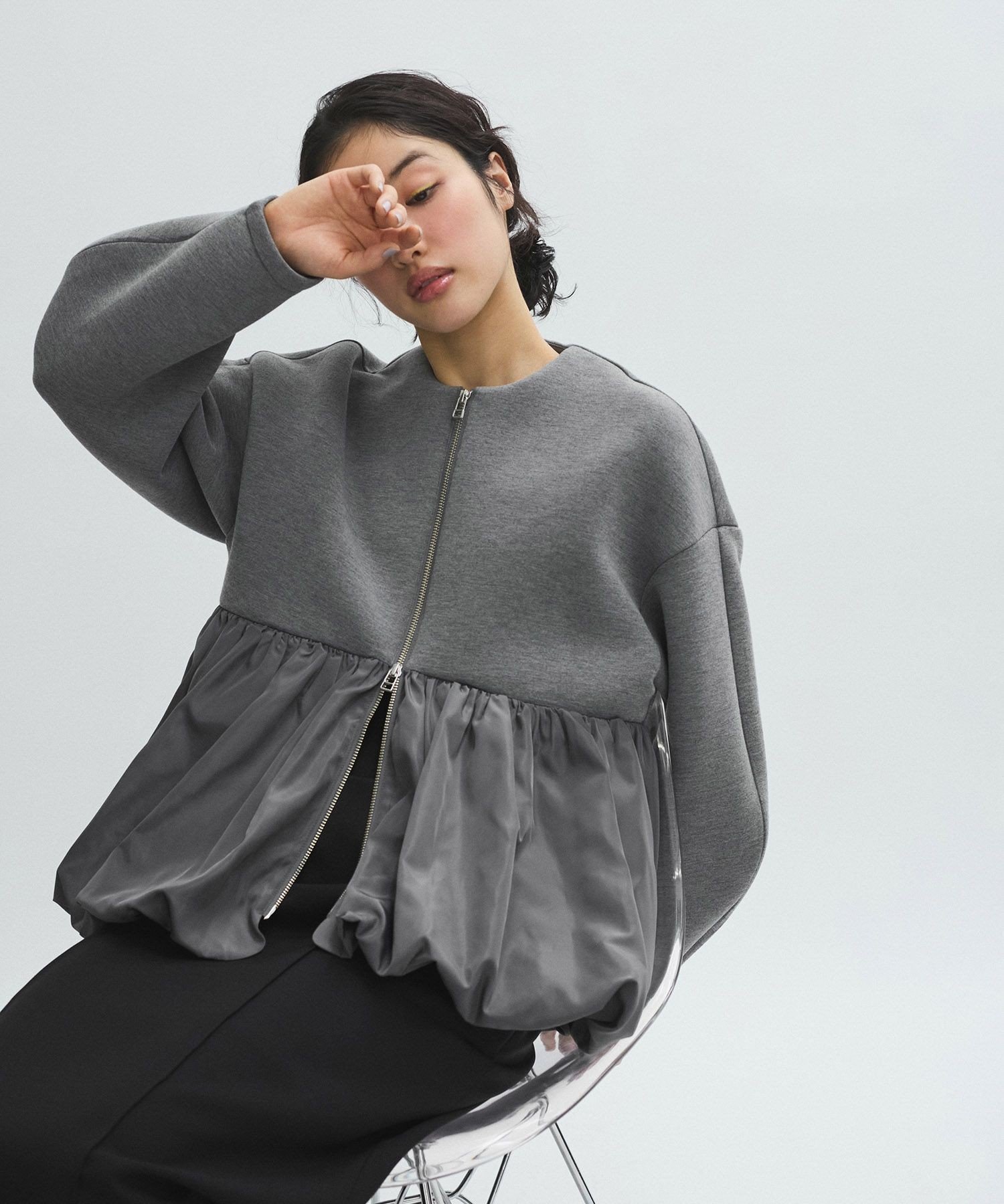 エッグブローチ付きペプラムカーディガン ADAM ET ROPE' FEMME ADAM ET ROPE' カーディガン 「洗える」エッグブローチ付きペプラム