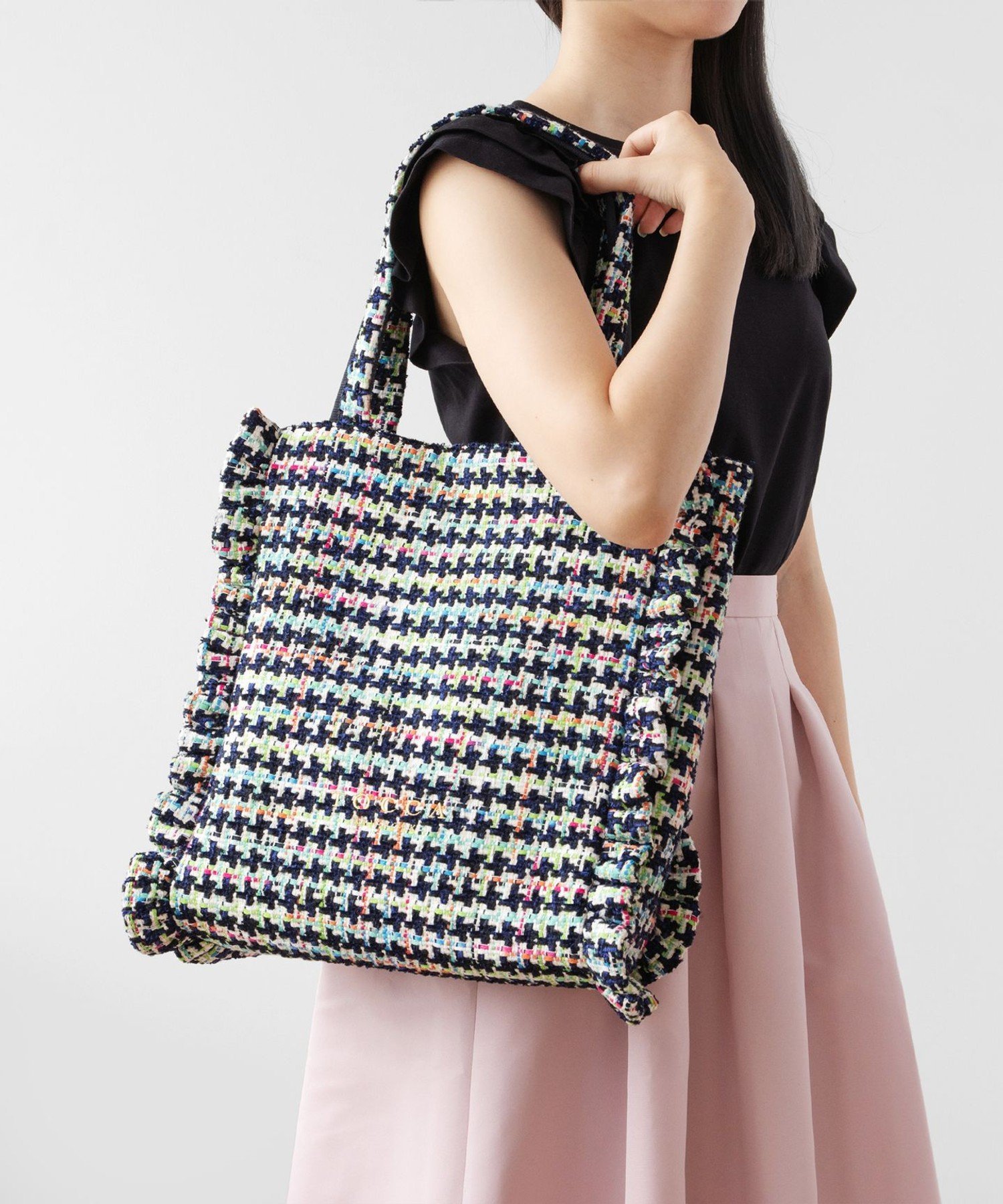 TOCCA WAVES TOTE BAG ヨンアコラボ　トートバッグ　美品 再入荷！ヨンアさんコラボ】WAVES TOTE BAG トートバッグ