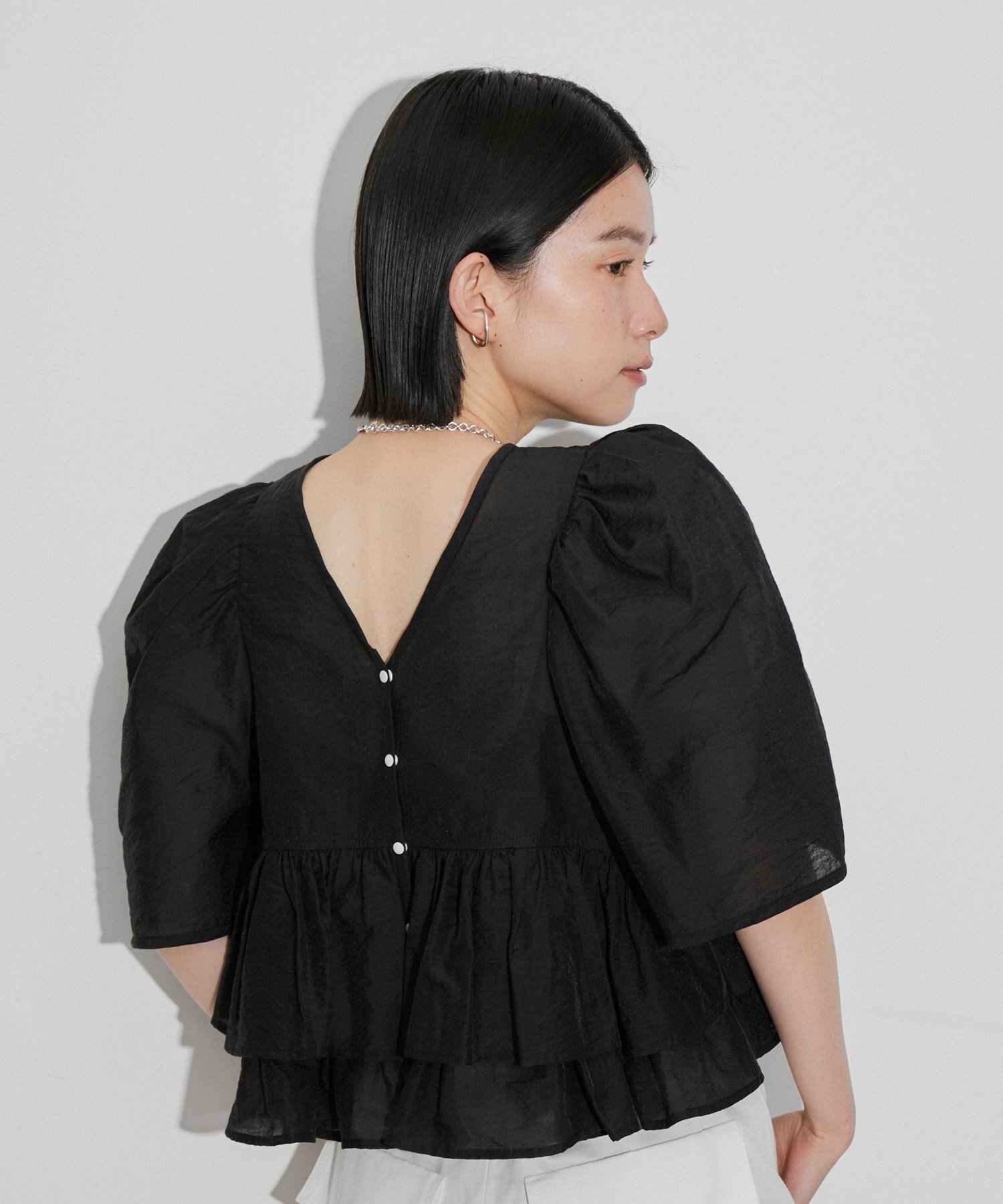 ADAM ET ROPÉ /アダムエロペ　コットンギャザーフリル2WAYブラウス ADAM ET ROPE' FEMME 【再入荷・サステナブル】コットンギャザーフリル