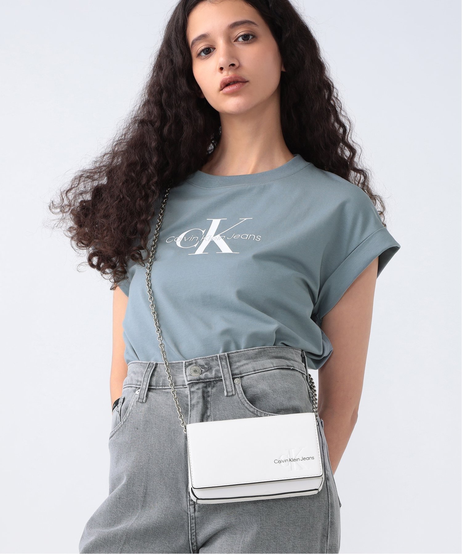 SALE／40%OFF】Calvin Klein チェーンショルダー スマートフォンバッグ