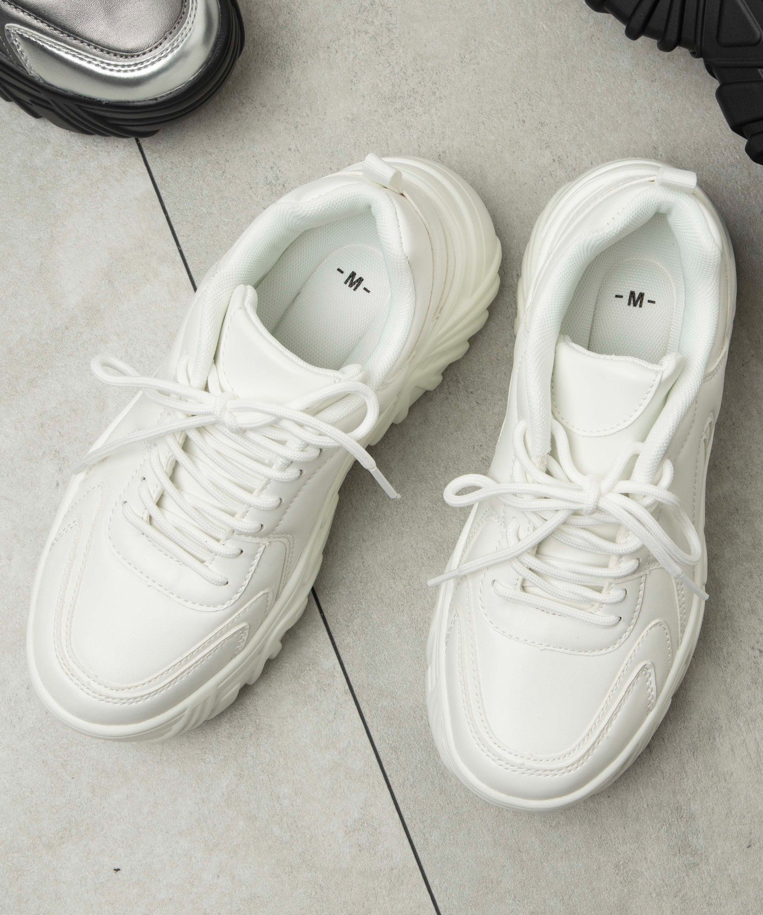 【美品】ヴィヴィアーノ 24SS 厚底 WHITE〈定価46,200円〉 楽天市場】【一部予約】【1点10％/2点15%/3点20%OFFクーポン】25